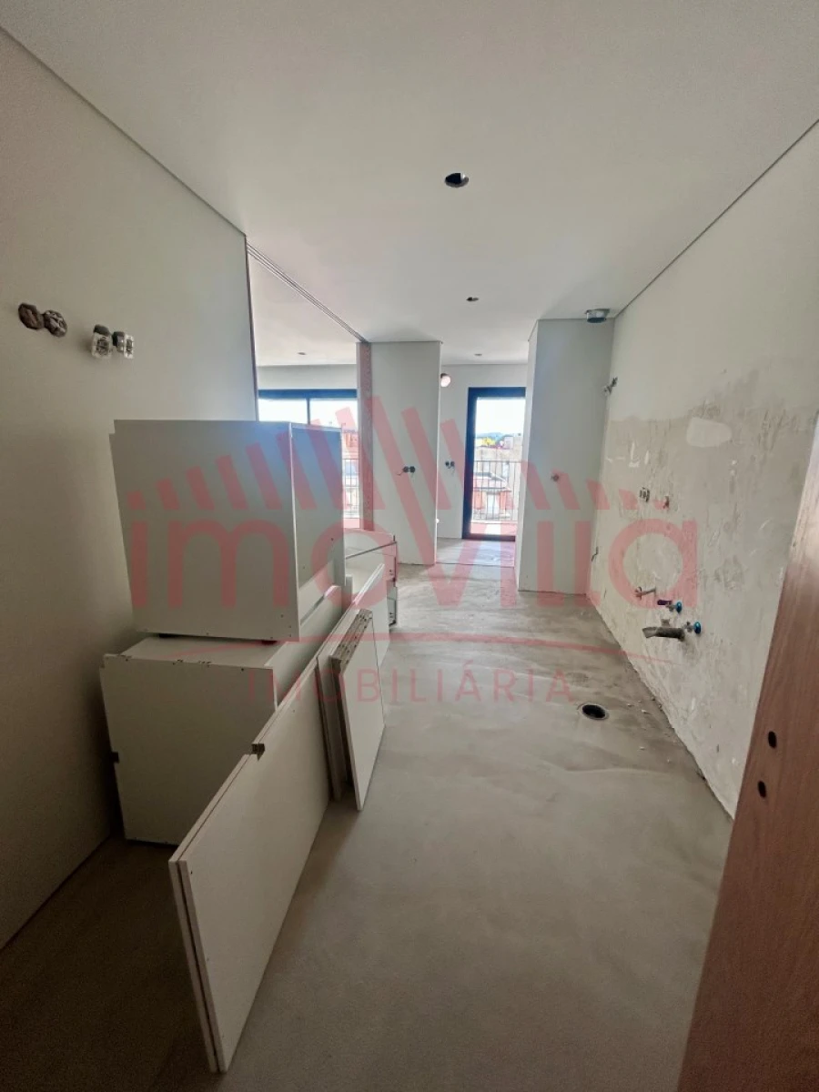 Apartamento T2 para Venda em Castêlo da Maia Foto 12