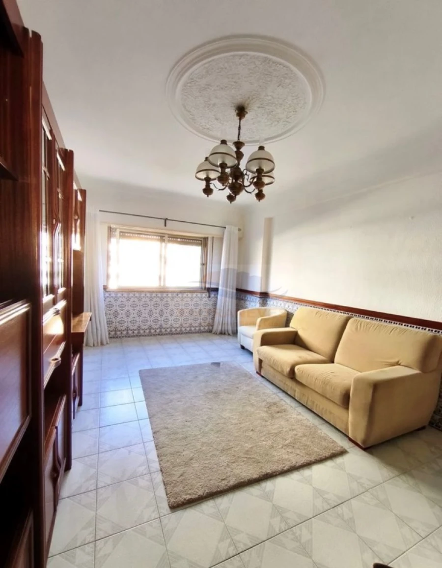 Apartamento T3 para Venda em Venteira Foto 3