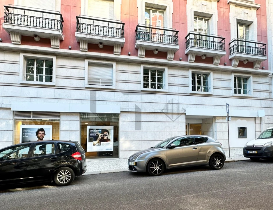 Loja para Arrendamento em Avenidas Novas Foto 3