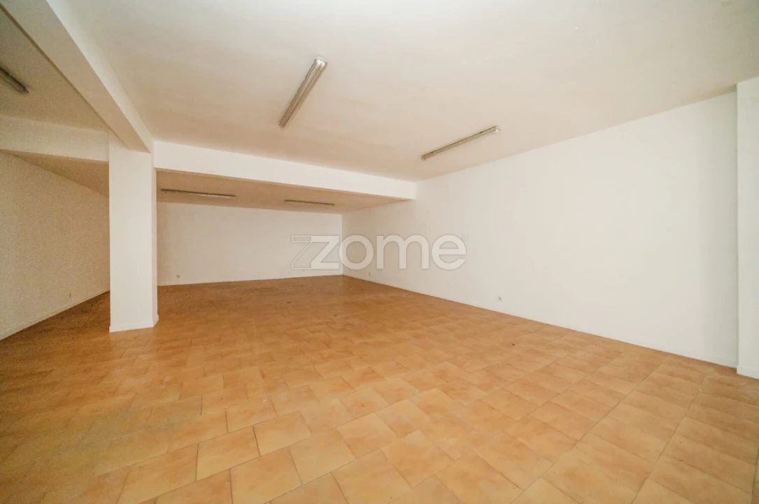 Negócio para Venda em Braga (São José de São Lázaro e São João do Souto) Foto 9