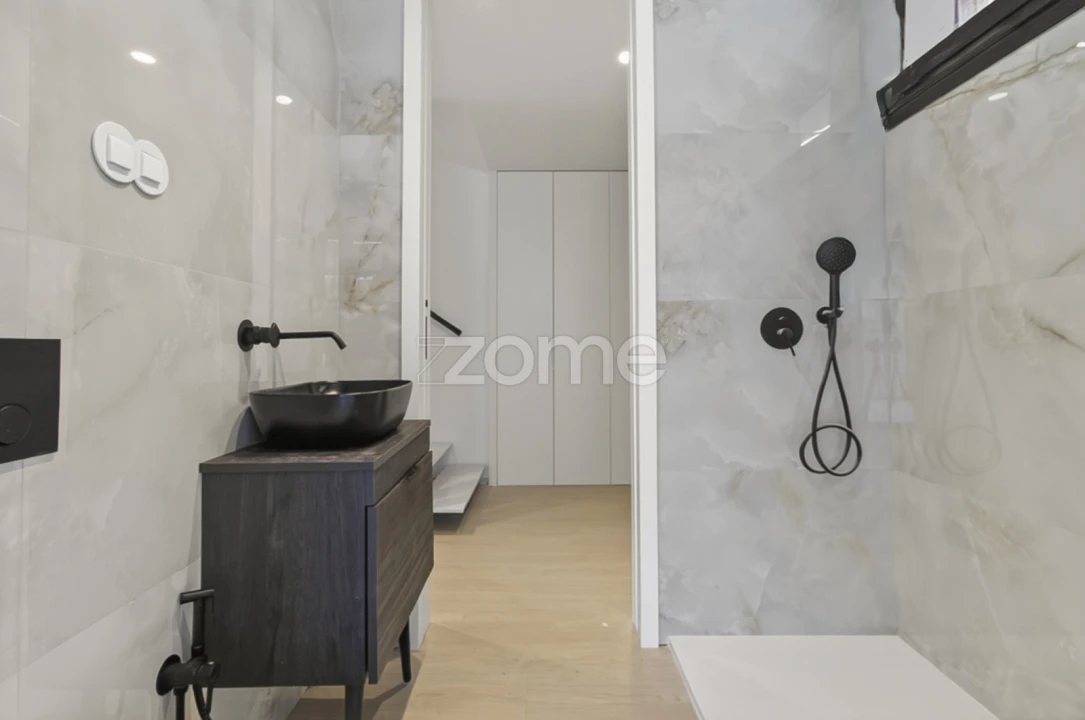 Moradia T5 para Venda em Madalena Foto 23