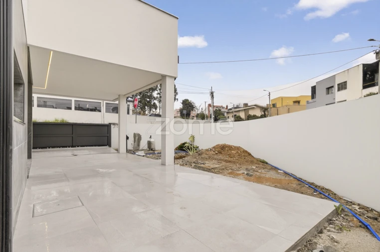 Moradia T5 para Venda em Madalena Foto 4