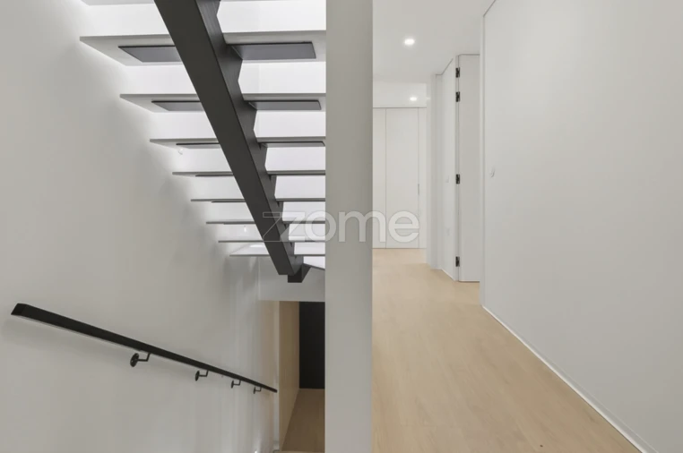 Moradia T5 para Venda em Madalena Foto 25