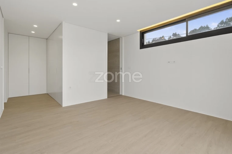 Moradia T5 para Venda em Madalena Foto 36