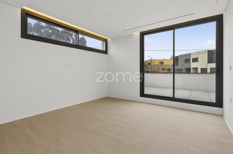 Moradia T5 para Venda em Madalena Foto 37