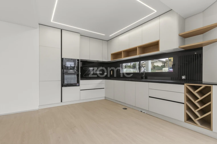 Moradia T5 para Venda em Madalena Foto 14