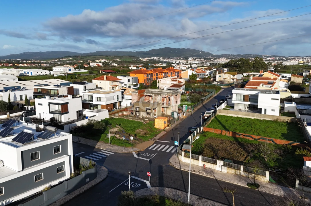 Moradia T4 para Venda em São Domingos de Rana Foto 16