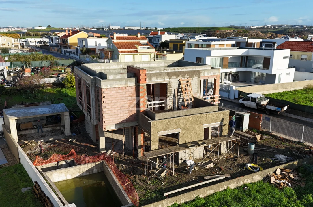 Moradia T4 para Venda em São Domingos de Rana Foto 1