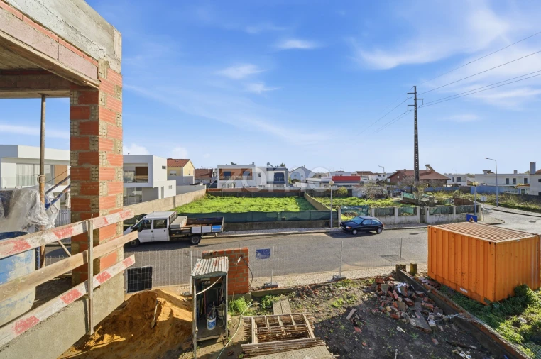 Moradia T4 para Venda em São Domingos de Rana Foto 19