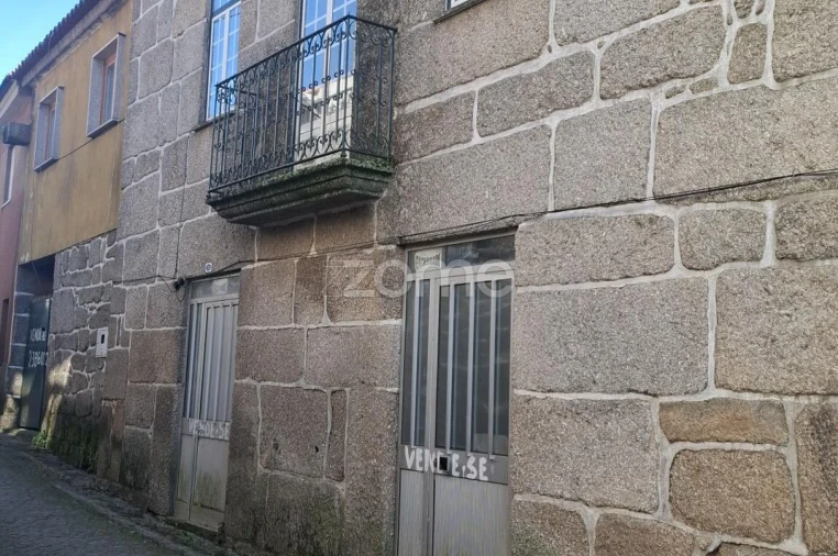 Moradia T4 para Venda em Ervedal e Vila Franca da Beira
