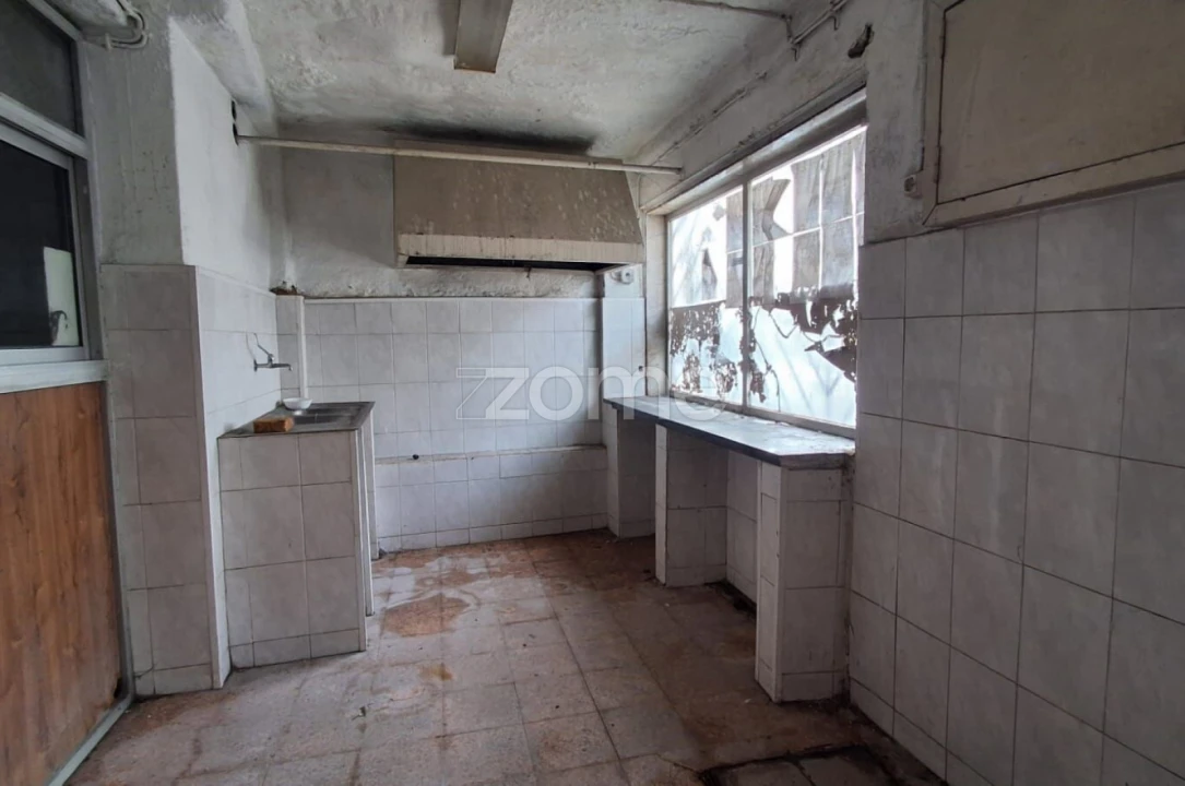 Moradia T3 para Venda em Pontinha e Famões Foto 12