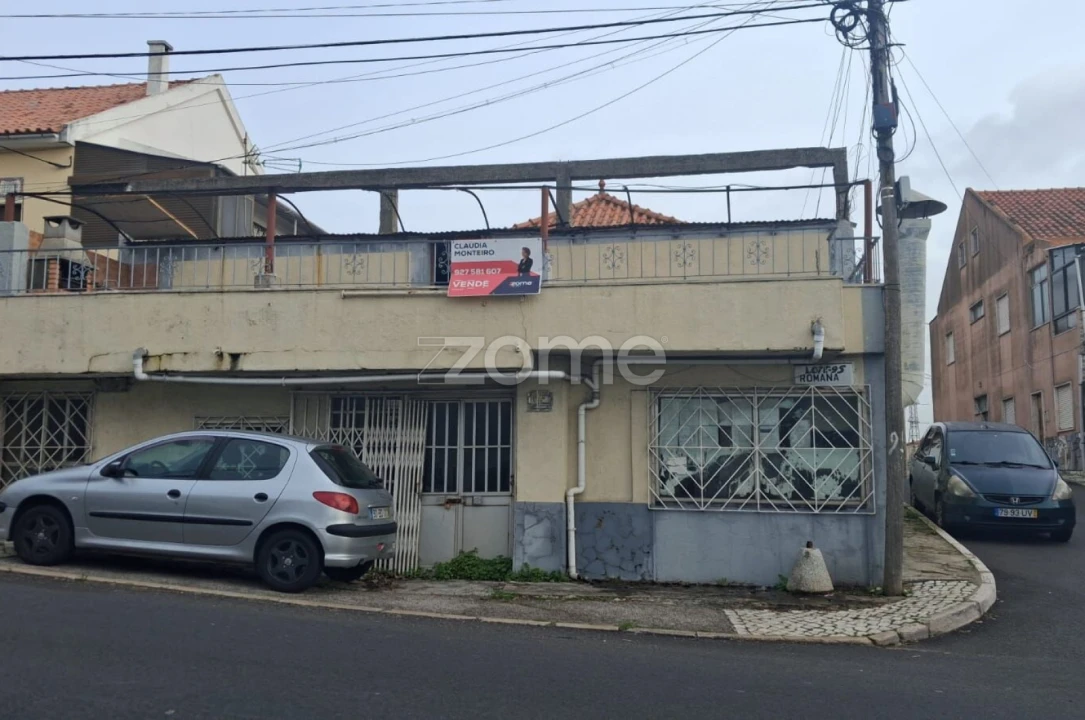 Moradia T3 para Venda em Pontinha e Famões Foto 3