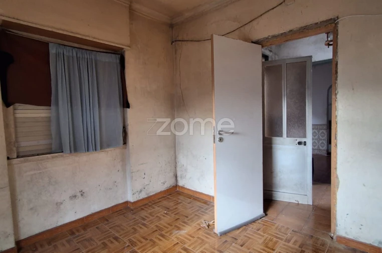 Moradia T3 para Venda em Pontinha e Famões Foto 10