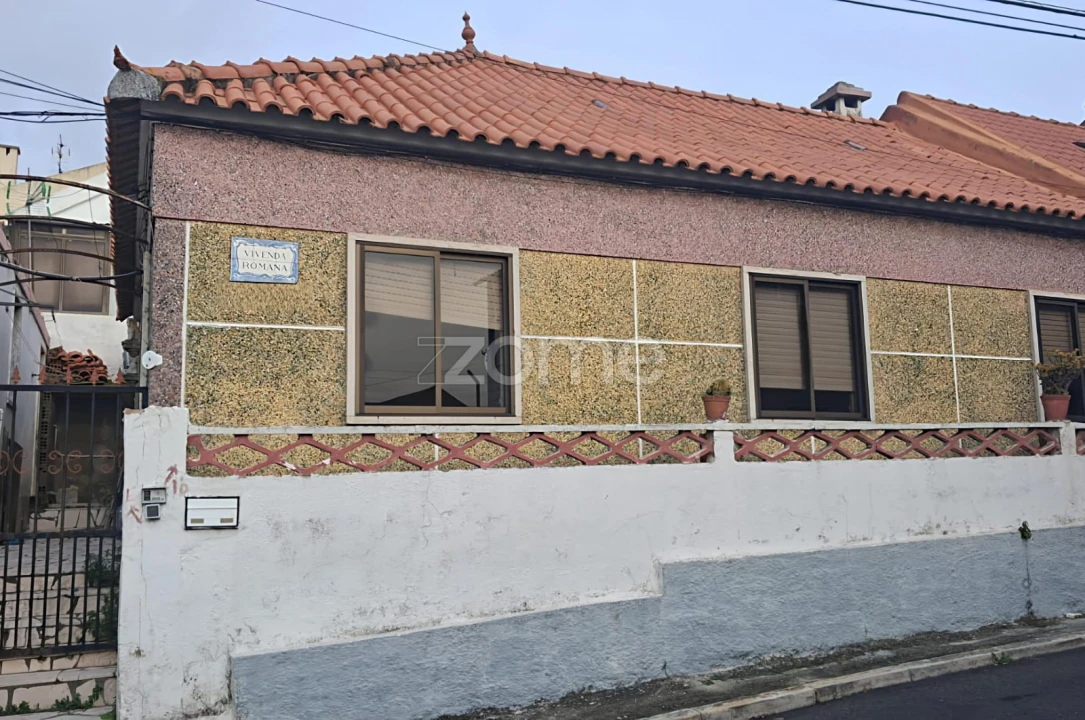 Moradia T3 para Venda em Pontinha e Famões Foto 4