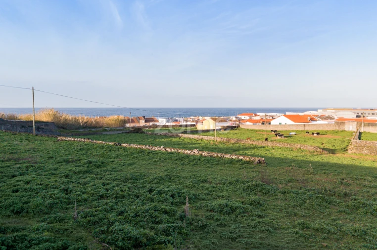 Terreno para Venda em Rabo de Peixe Foto 6