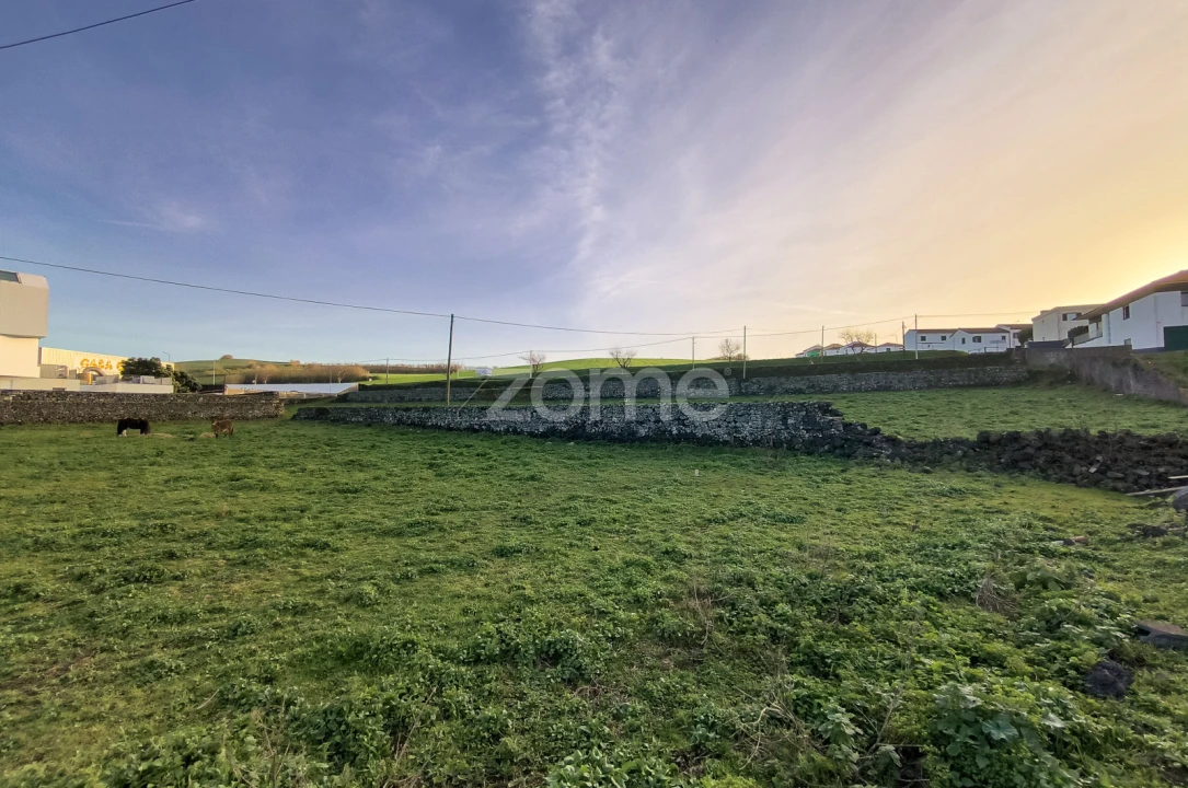 Terreno para Venda em Rabo de Peixe Foto 12