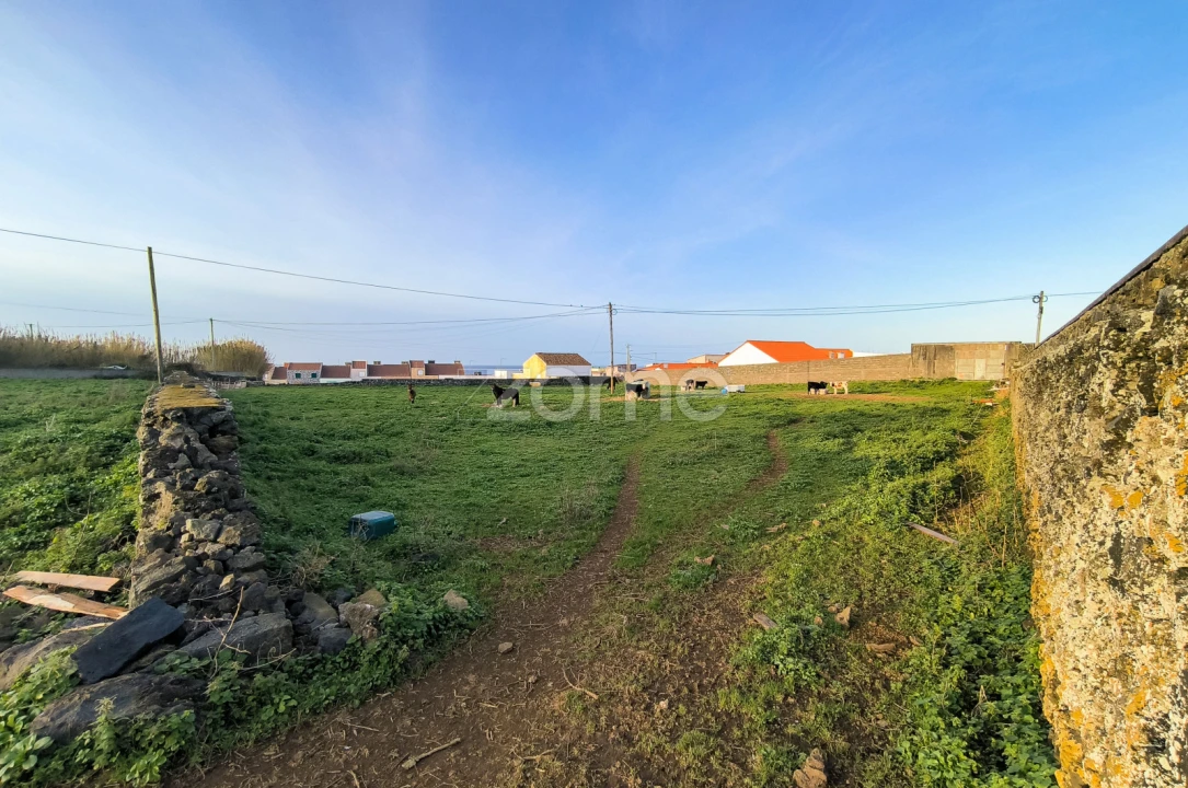 Terreno para Venda em Rabo de Peixe Foto 9