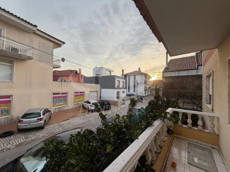 Moradia T6 para Venda em Ramada e Caneças Foto 37