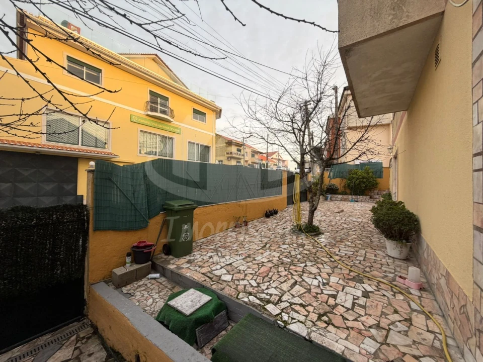 Moradia T6 para Venda em Ramada e Caneças Foto 44