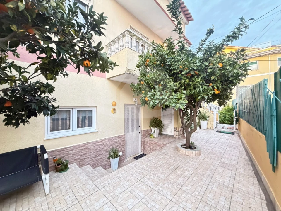 Moradia T6 para Venda em Ramada e Caneças Foto 46