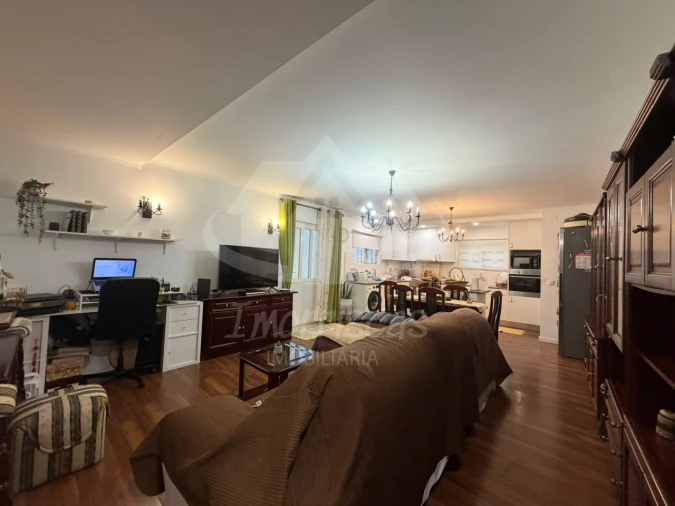 Moradia T6 para Venda em Ramada e Caneças Foto 3