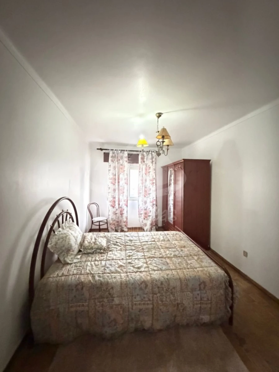 Moradia T6 para Venda em Ramada e Caneças Foto 27