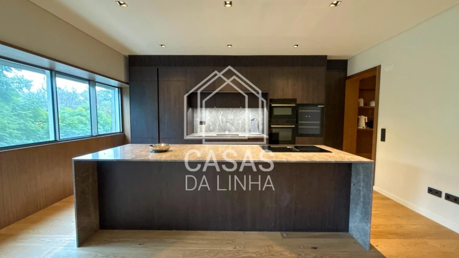 Apartamento T4 para Arrendamento em Avenidas Novas Foto 5