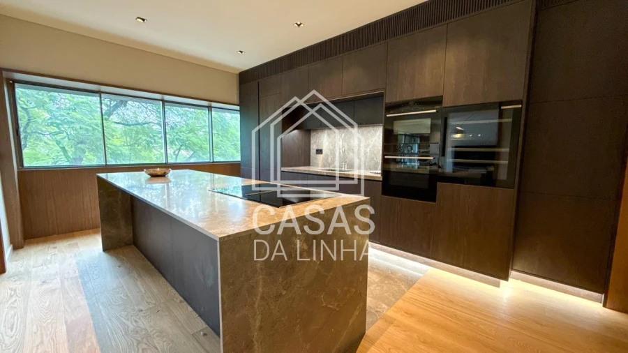 Apartamento T4 para Arrendamento em Avenidas Novas Foto 9