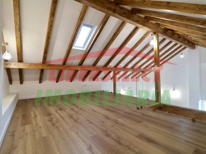 Moradia T1 para Venda em Silveira Foto 12