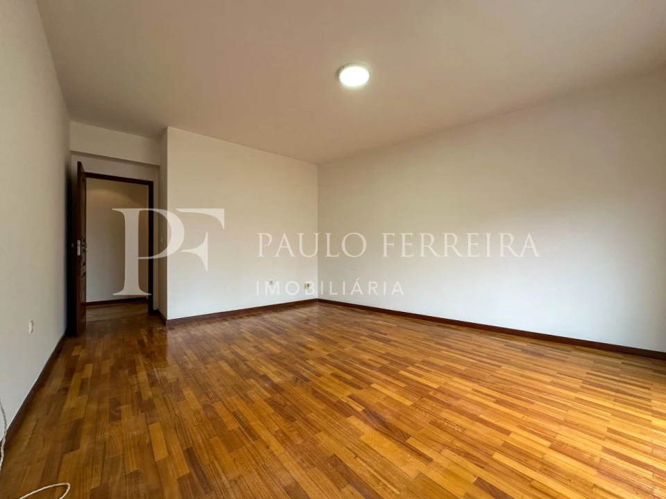 Apartamento T3 para Arrendamento em Vila Nova de Famalicão e Calendário Foto 17