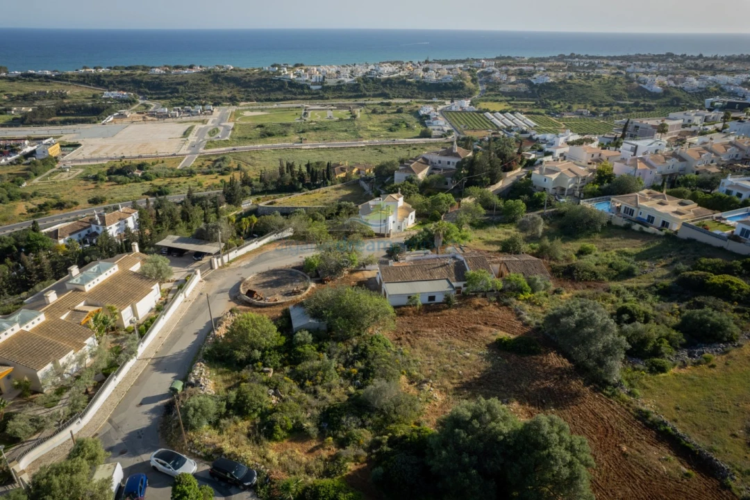 Terreno P/ Prédio para Venda em Albufeira e Olhos de Água Foto 1