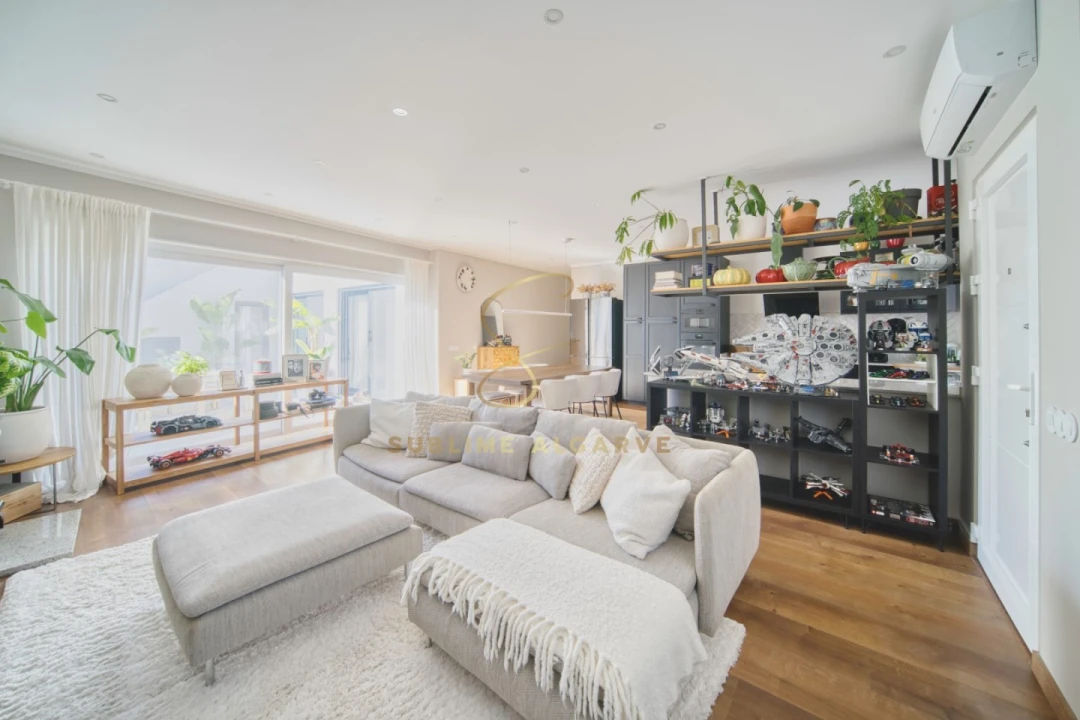 Moradia T2 para Venda em Odiaxere Foto 5