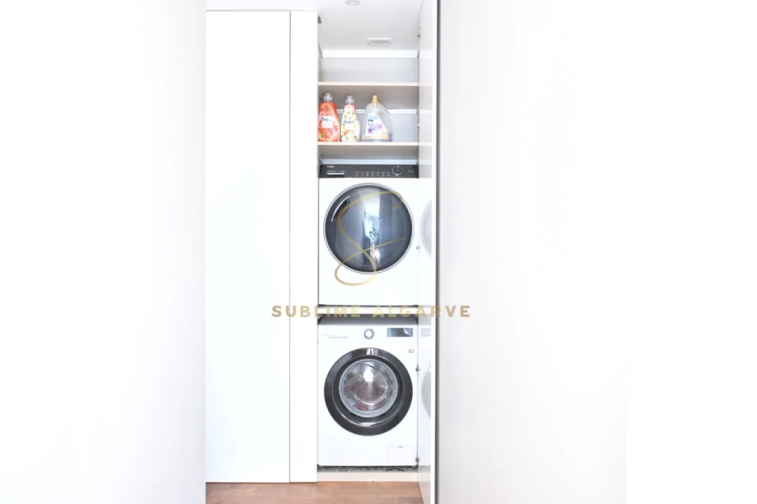 Moradia T2 para Venda em Odiaxere Foto 8