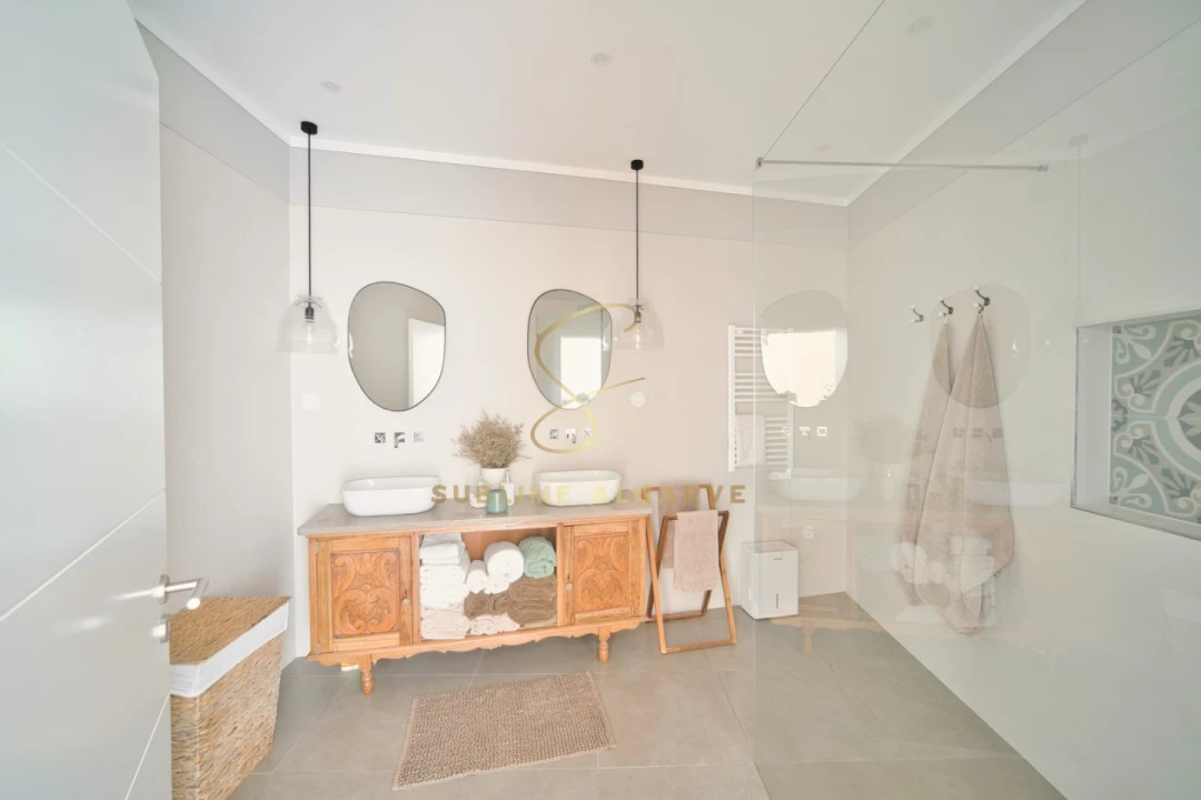 Moradia T2 para Venda em Odiaxere Foto 11