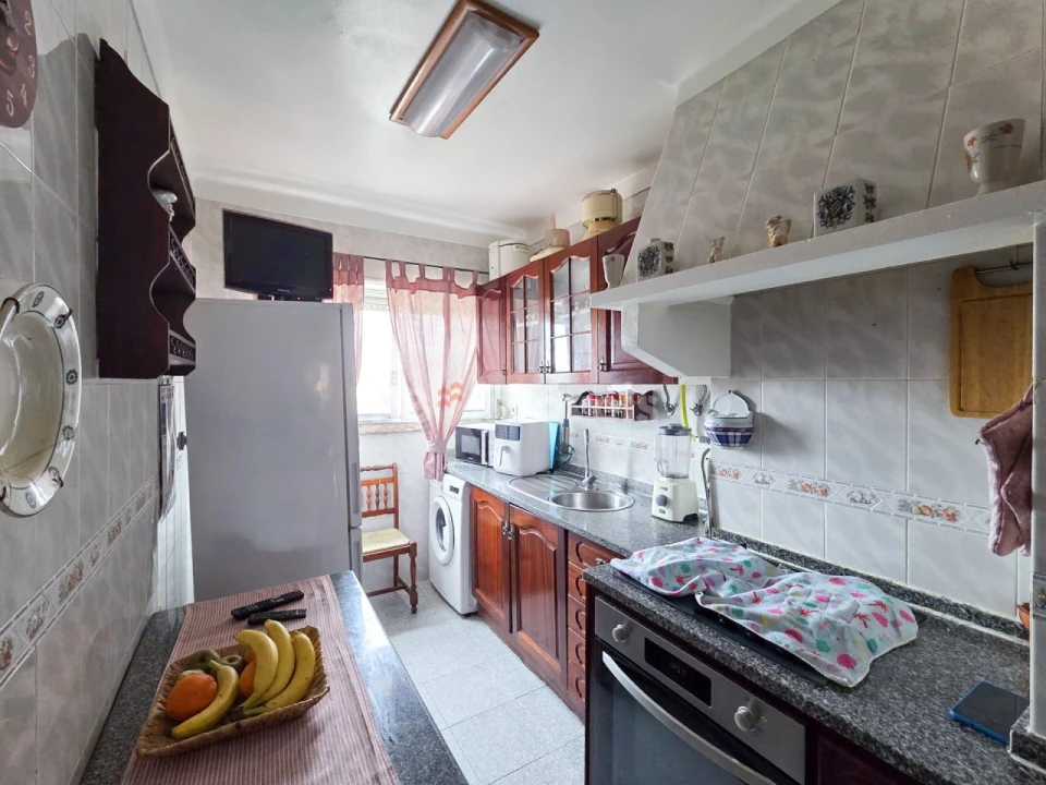 Apartamento T2 para Venda em Palhais e Coina Foto 3