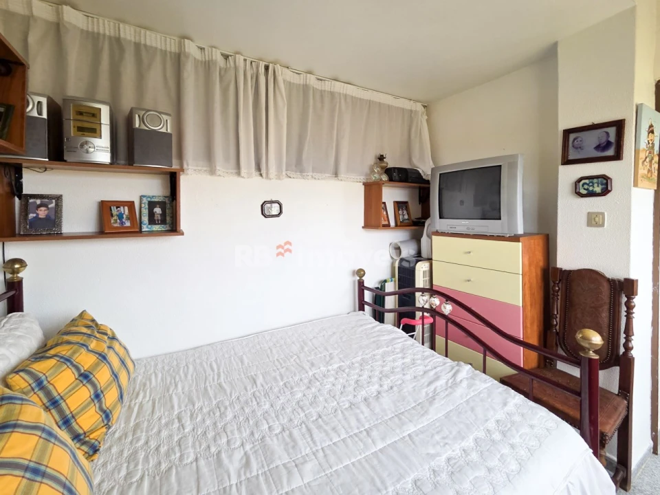 Apartamento T2 para Venda em Palhais e Coina Foto 17