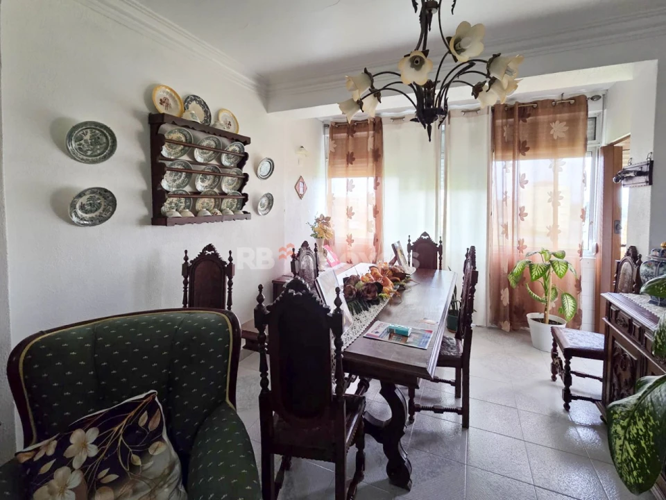 Apartamento T2 para Venda em Palhais e Coina Foto 14