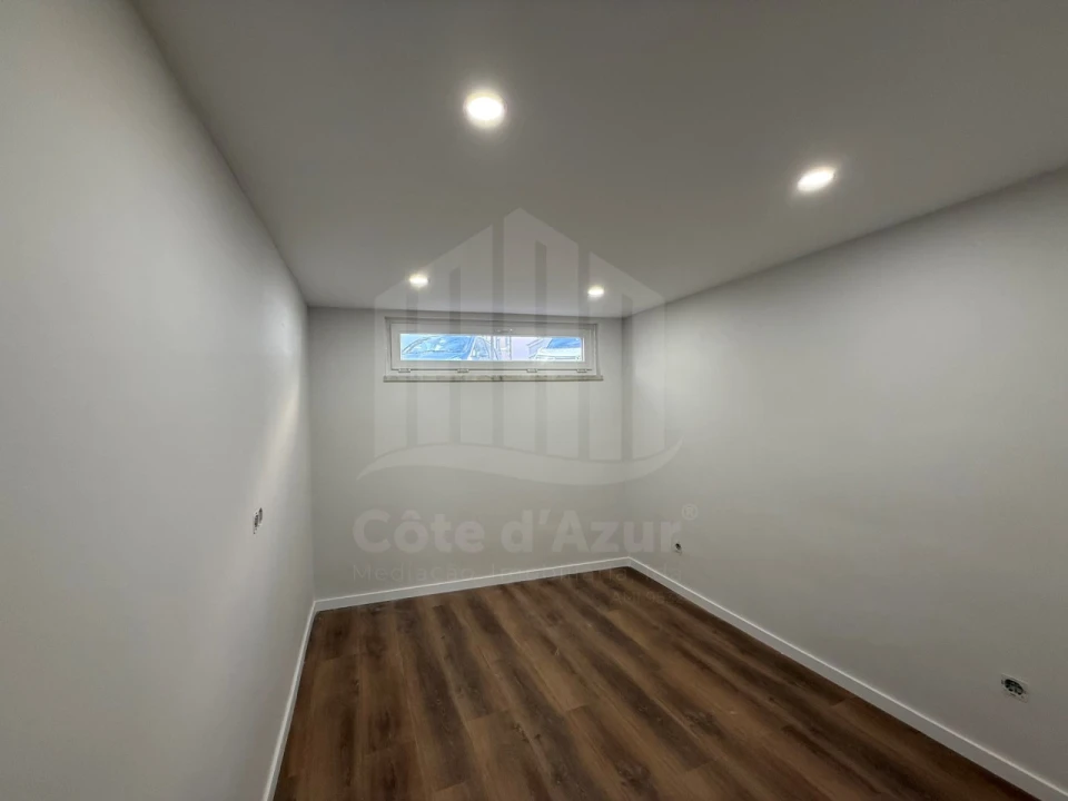 Apartamento T3 para Venda em Barreiro e Lavradio Foto 12