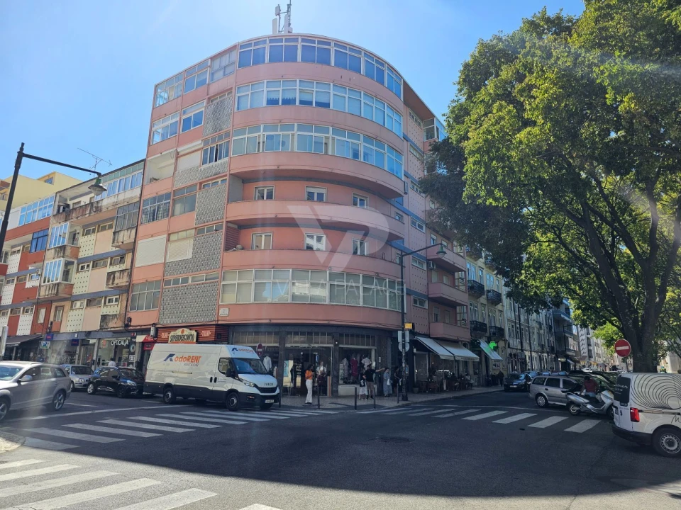 Apartamento T2 para Arrendamento em Campo de Ourique Foto 23