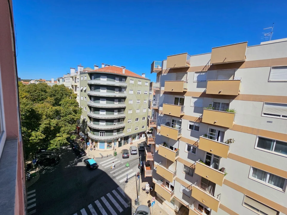 Apartamento T2 para Arrendamento em Campo de Ourique Foto 13