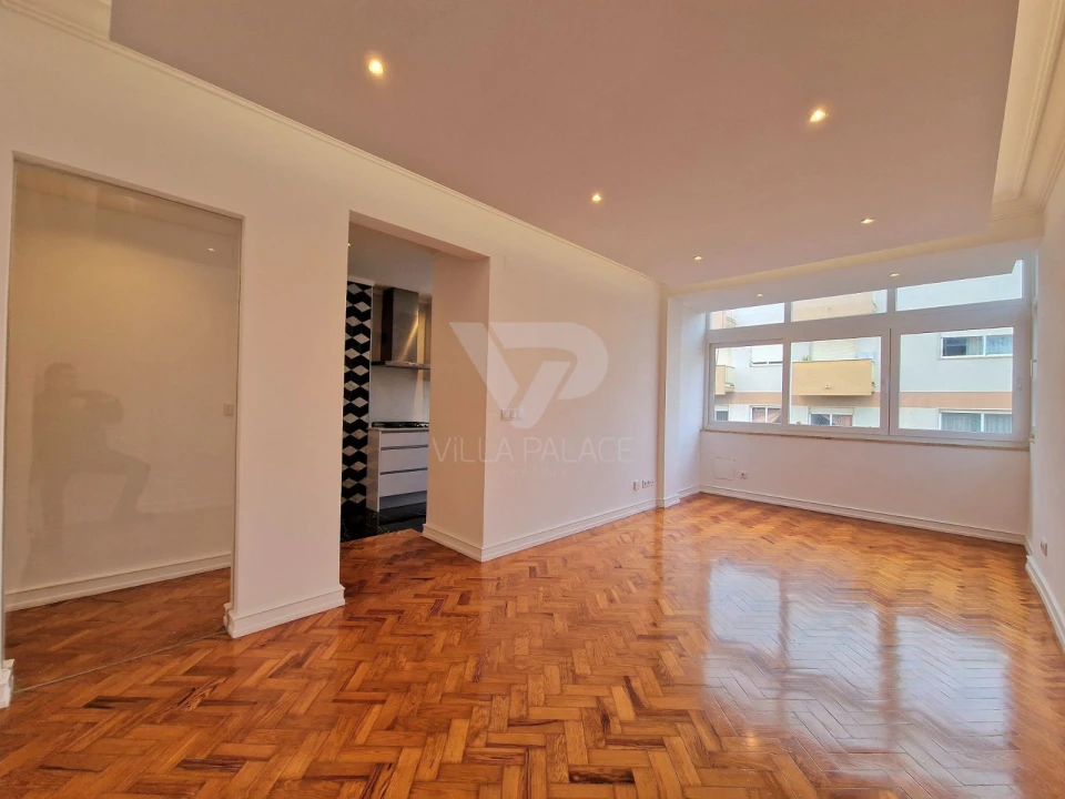 Apartamento T2 para Arrendamento em Campo de Ourique Foto 4