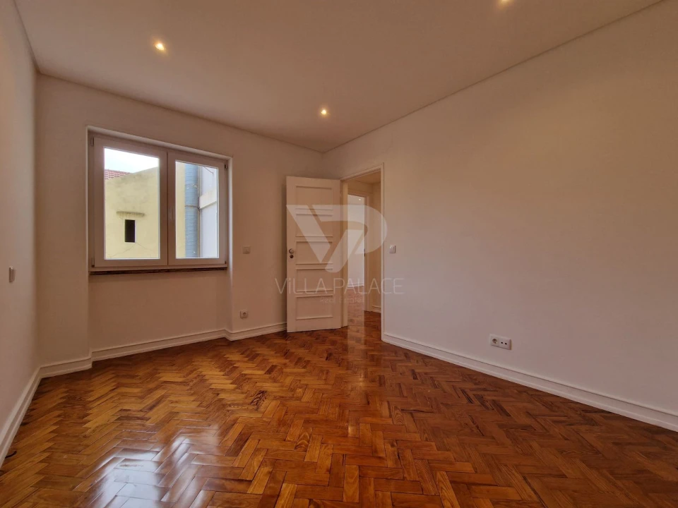 Apartamento T2 para Arrendamento em Campo de Ourique Foto 22