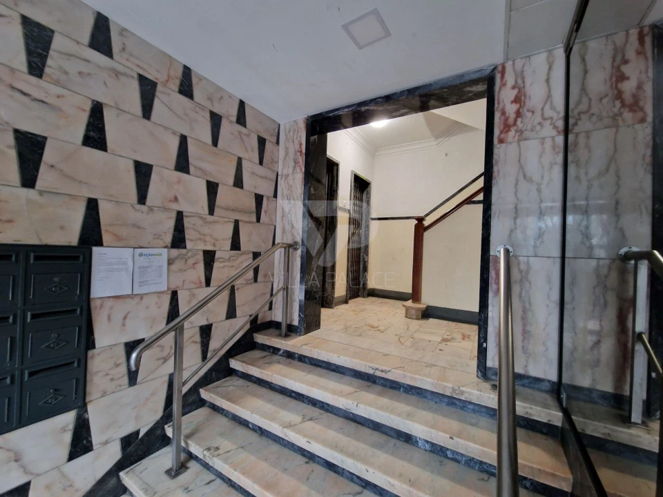 Apartamento T2 para Arrendamento em Campo de Ourique Foto 3