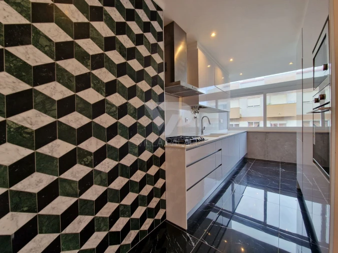 Apartamento T2 para Arrendamento em Campo de Ourique Foto 8