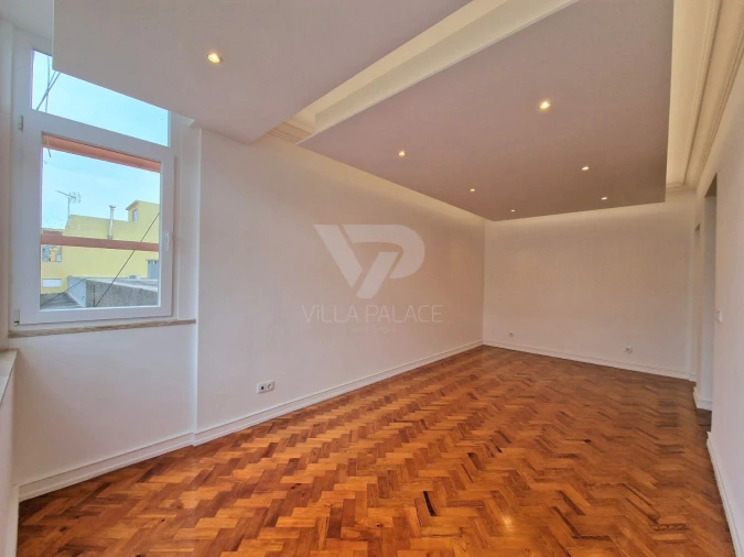 Apartamento T2 para Arrendamento em Campo de Ourique Foto 6