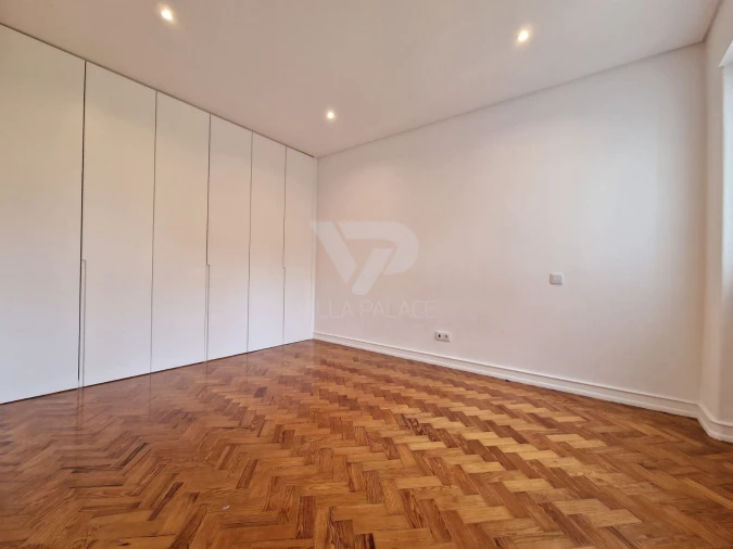 Apartamento T2 para Arrendamento em Campo de Ourique Foto 21