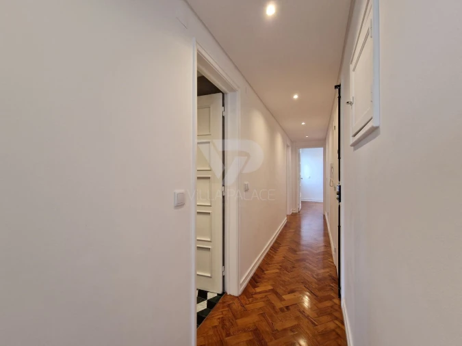 Apartamento T2 para Arrendamento em Campo de Ourique Foto 15