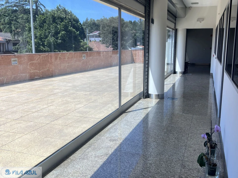 Escritório para Arrendamento em Moreira Foto 2