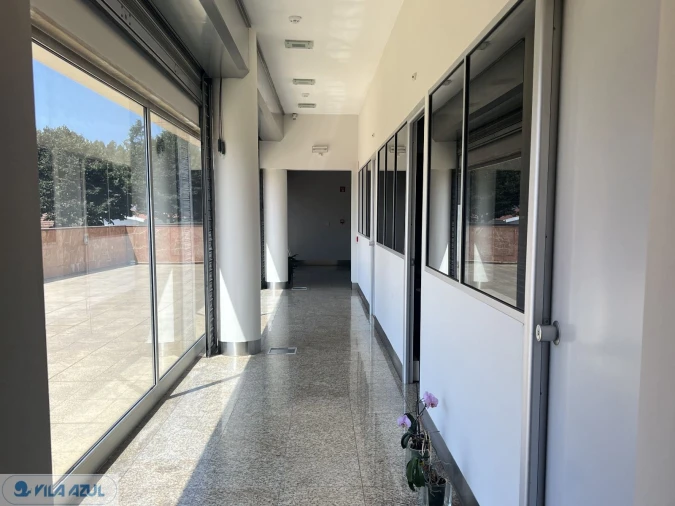 Escritório para Arrendamento em Moreira Foto 1