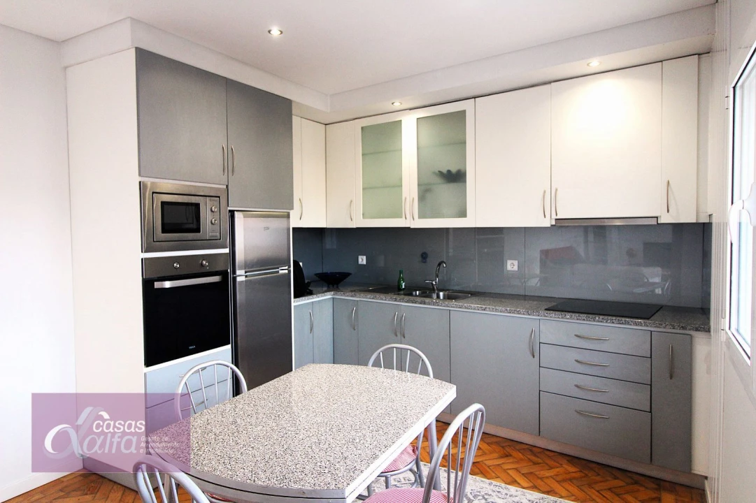 Apartamento T2 para Arrendamento em Leiria, Pousos, Barreira e Cortes Foto 7